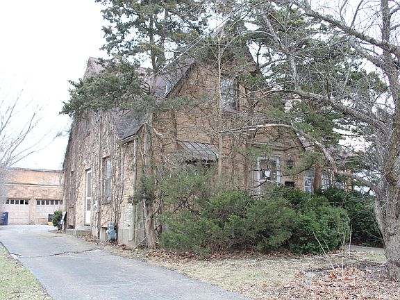 2nd image of 1183 Sherwood Ave