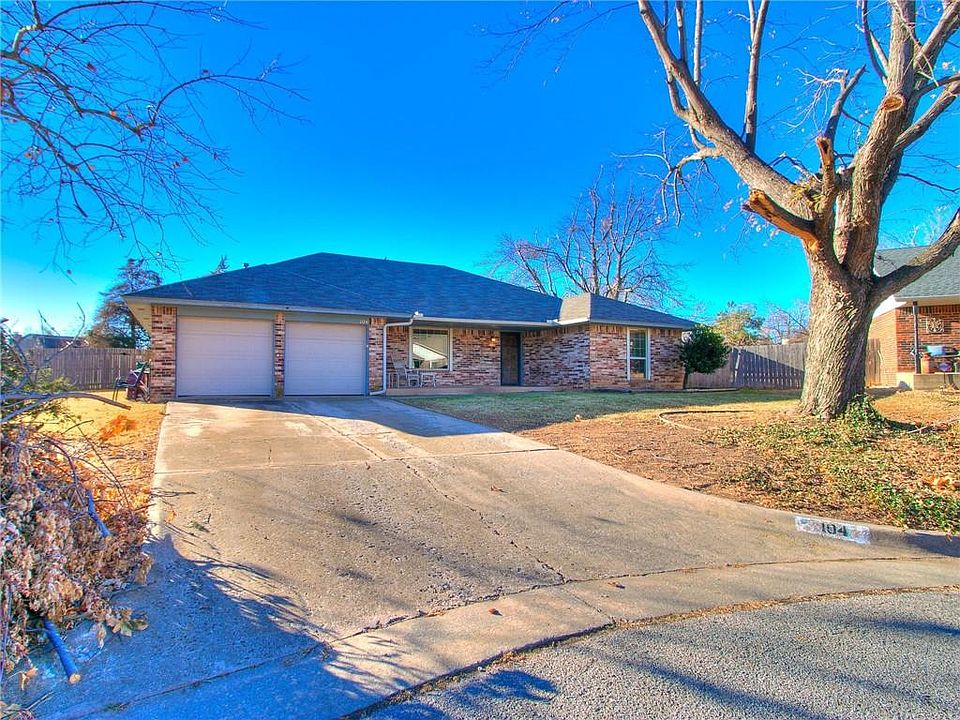 1st image of 104 Skelly Cir
