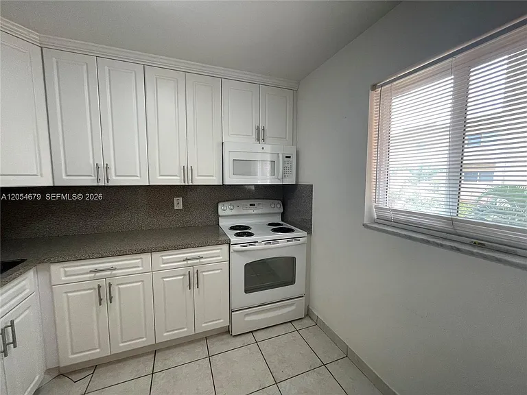 7700 Camino Real #D-307 — Photo 3