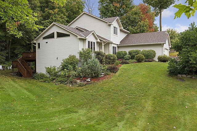 1st image of 8091 Woodhill Dr