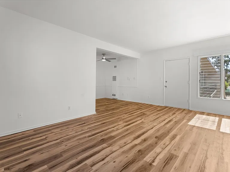 147 N La Peer Dr #9 — Photo 6
