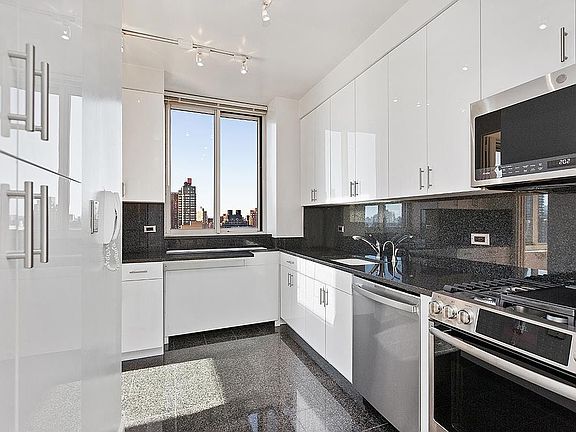 3rd image of 1775 York Ave APT 27B