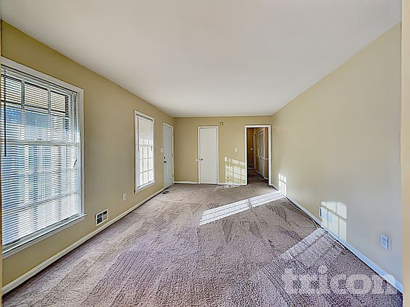 2nd image of 1992 Tara Cir