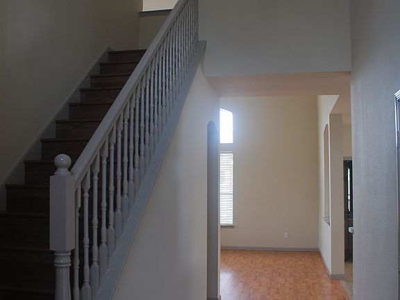 4th image of 4425 Palmdale Dr