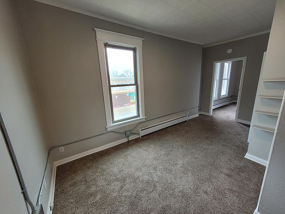 4th image of 133 Winifred St W #3