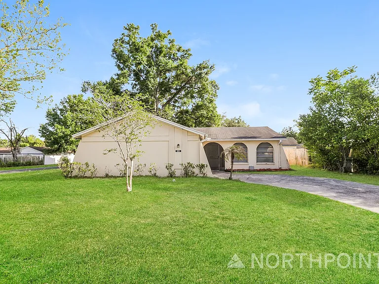 601 Highview Ter S — Photo 1