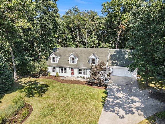 3rd image of 64794 Winterwoods Dr