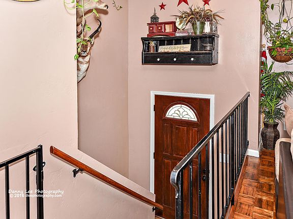 3rd image of 224 N Scenic Dr W