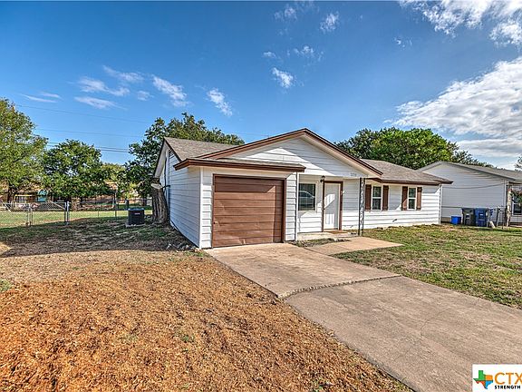 3rd image of 2711 Live Oak Dr
