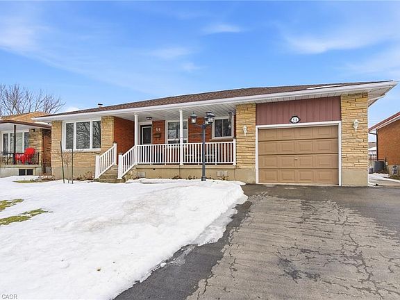 3rd image of 56 Eastdale Cres