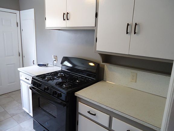 4th image of 5692 N Lewis Ave