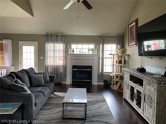 3rd image of 2712 Northridge Cir