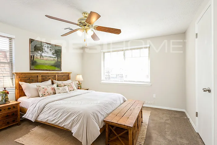 2229 Flair Dr — Photo 8