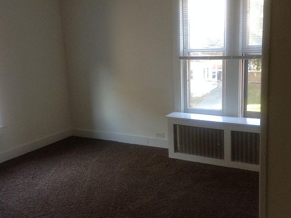 2nd image of 32 Waterbury St APT 7