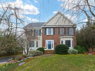 5 Rocky Woods Rd, Hopkinton, MA 01748