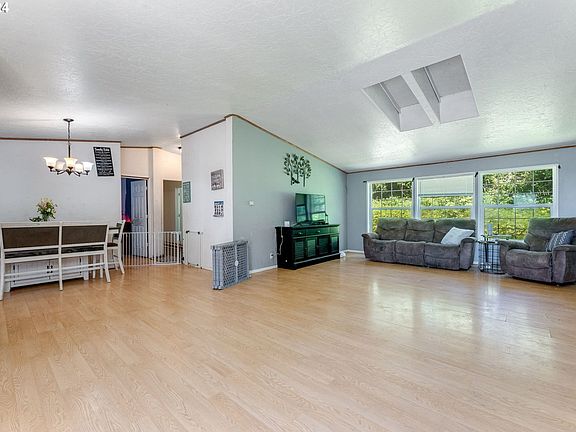 5th image of 20613 NE 176th Ave