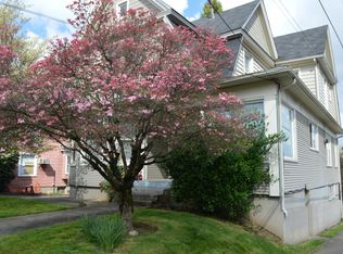 1937 SE Stark St APT 6, Portland, OR 97214