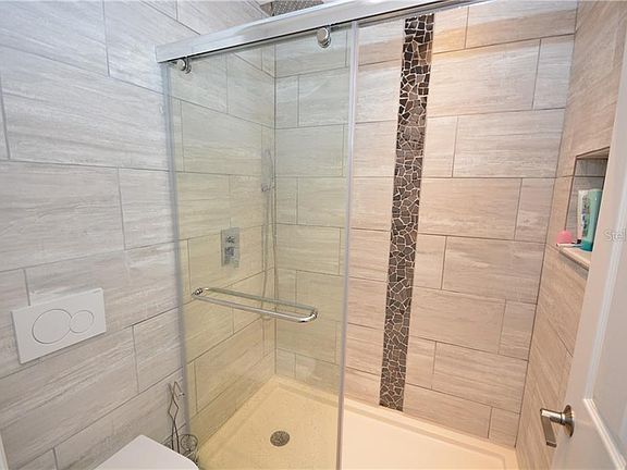 4th image of 2551 N Alafaya Trl APT 100