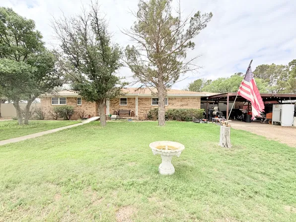 602 W 3rd St, Lorenzo, TX 79343