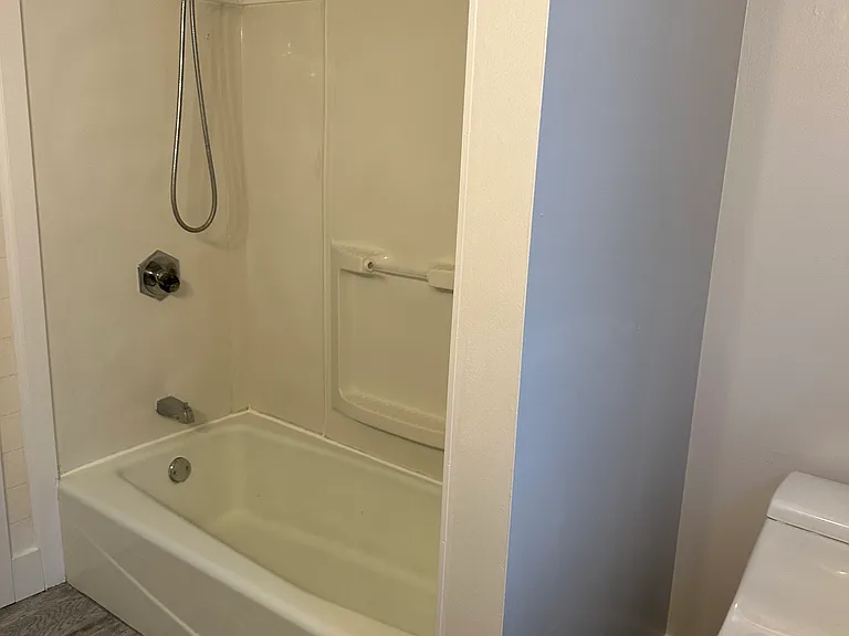 3669 Inverness St — Photo 11