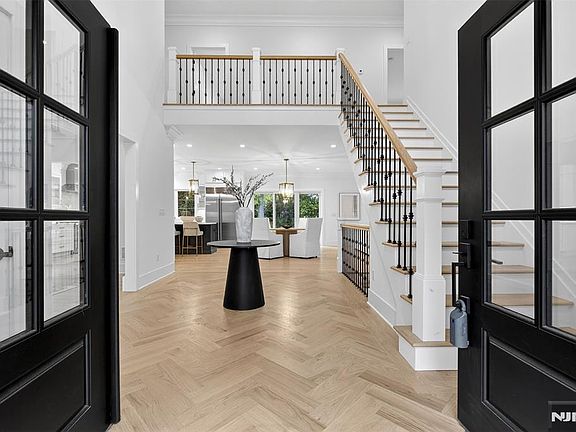 4th image of 22 Northwood Avenue