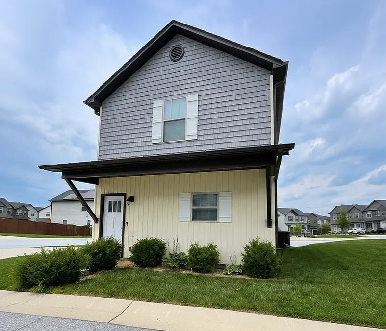 2 bed, 1.5 bath, 1120 sqft, $1,800 — Photo 1