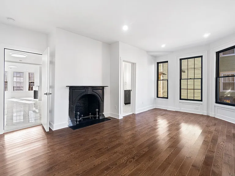 54 Trumbull St — Photo 17
