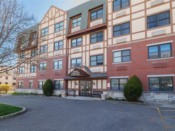55 Clinton Avenue #102, Rockville Centre, NY 11570