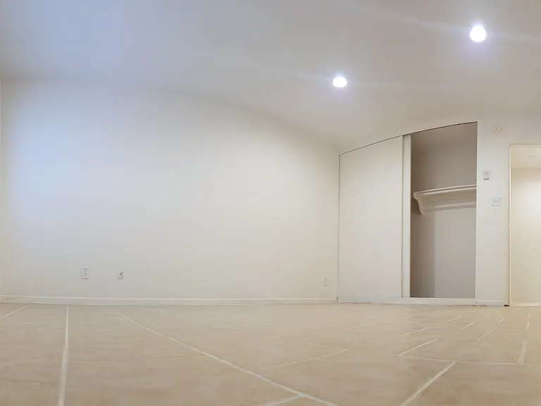 Cascade Pointe — Photo 53