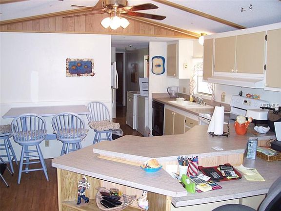 3rd image of 4143 Hollis Ave