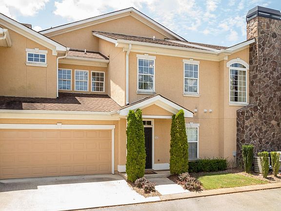 307_Renaissance_Ct_01