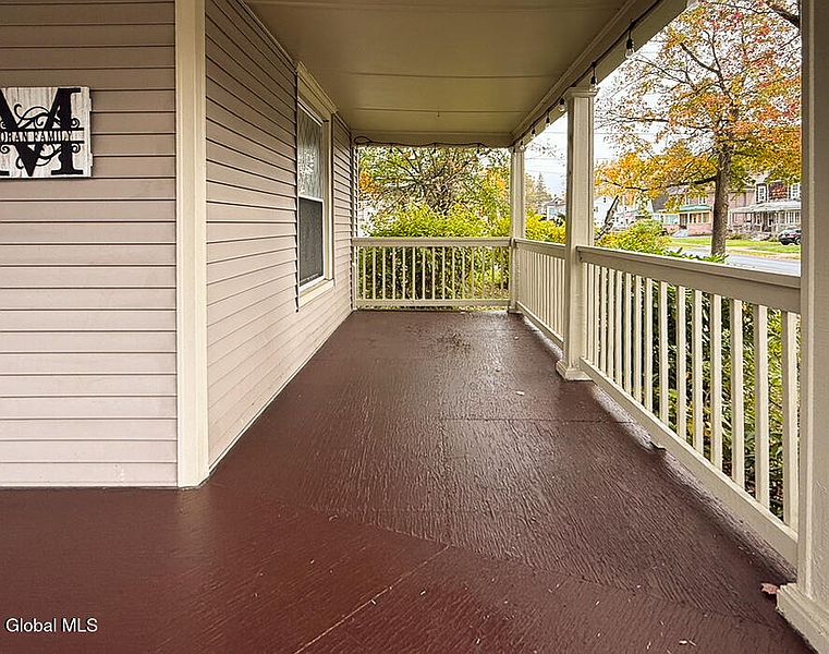 5th image of 126 Kingsboro Avenue