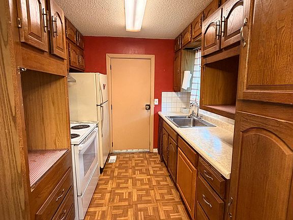 5th image of 556 N 4th St