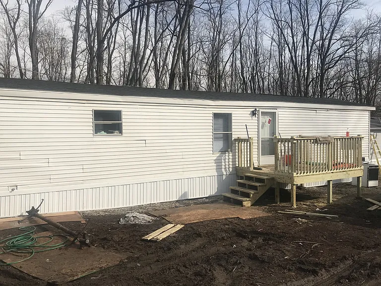 4331 State Road 43 N — Photo 8