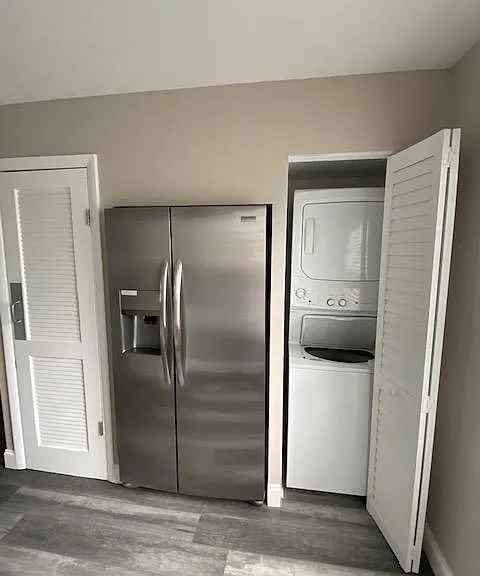 pantry,refrigerator,washer/dryer