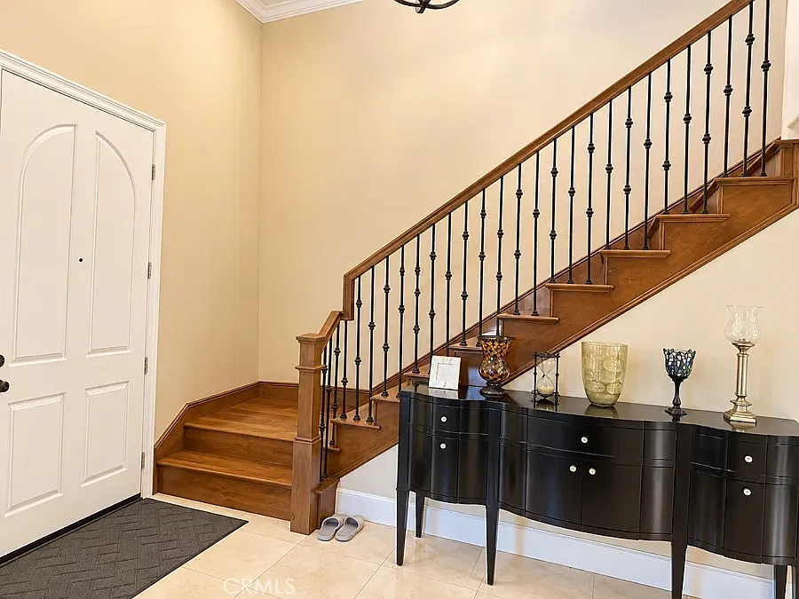 5 bed, 2536 sqft, $8,000 — Photo 4