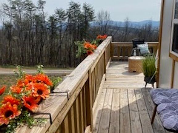 3rd image of 180 Lakeland Ridge Rd #41