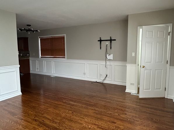 5520 W 63rd Pl #1, Chicago, IL 60638