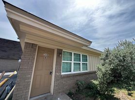 306 E Mitchell St