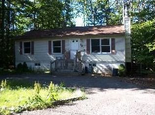 8952 Deerfield Rd, Tobyhanna, PA 18466