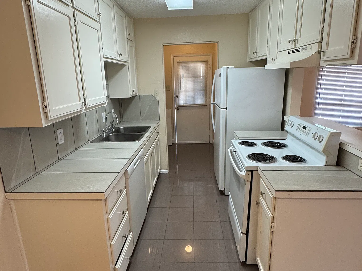 6005 Calloway Ct — Photo 4