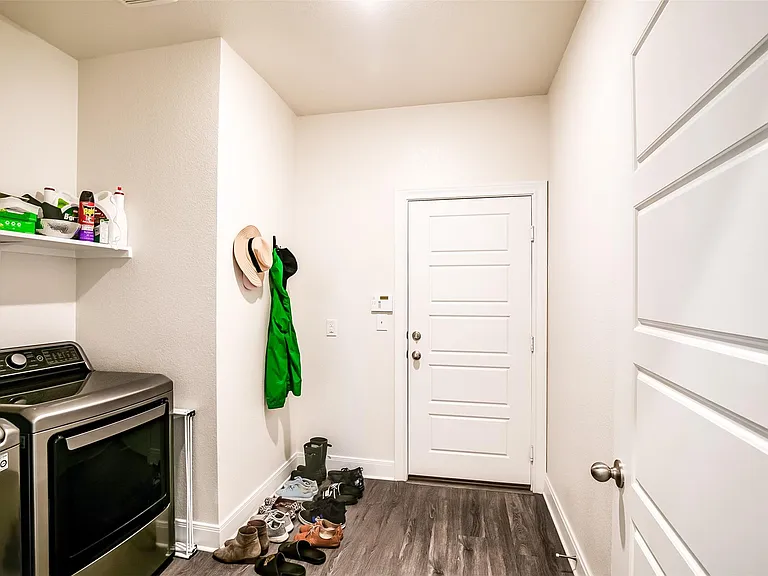 7616 Groundhog Way — Photo 30