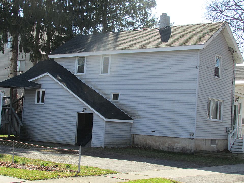 2nd image of 212 Chappell St #Up