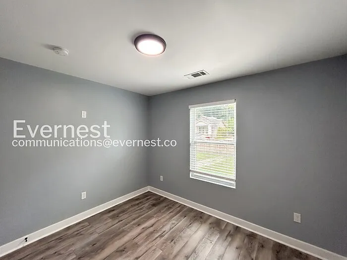 1621 Locust St — Photo 12
