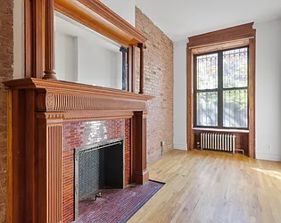 Rented by R New York