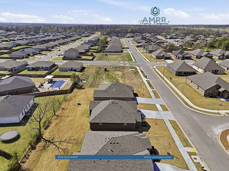 402 Cattleman Ln — Photo 28