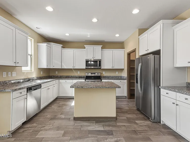 7422 S 28th Pl — Photo 22
