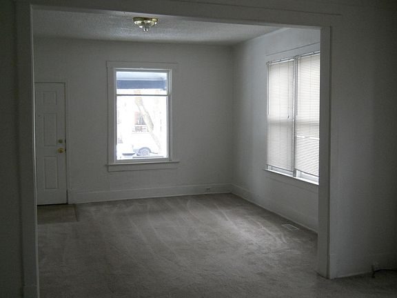 2nd image of 1307 W Jackson Ave