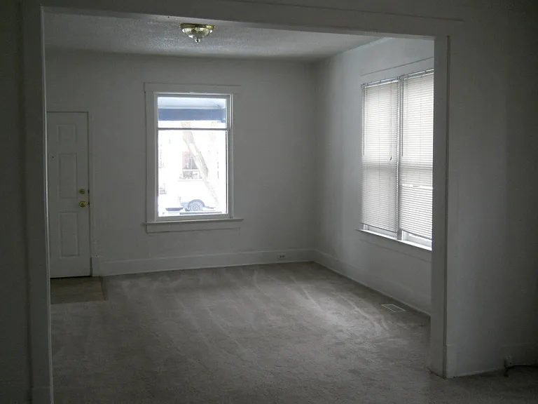 1307 W Jackson Ave — Photo 2