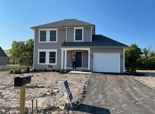 42 Willowford Dr, Henrietta, NY 14467